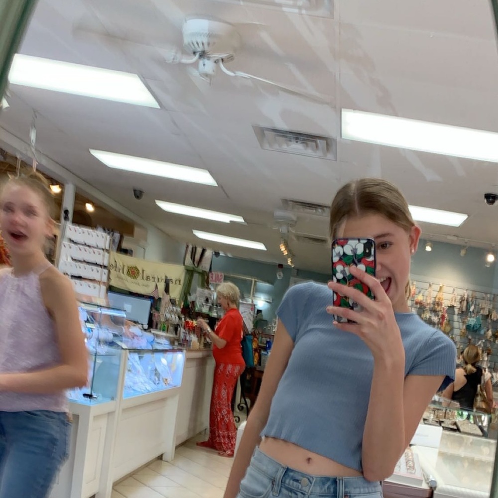 Meet your Posher, Claire